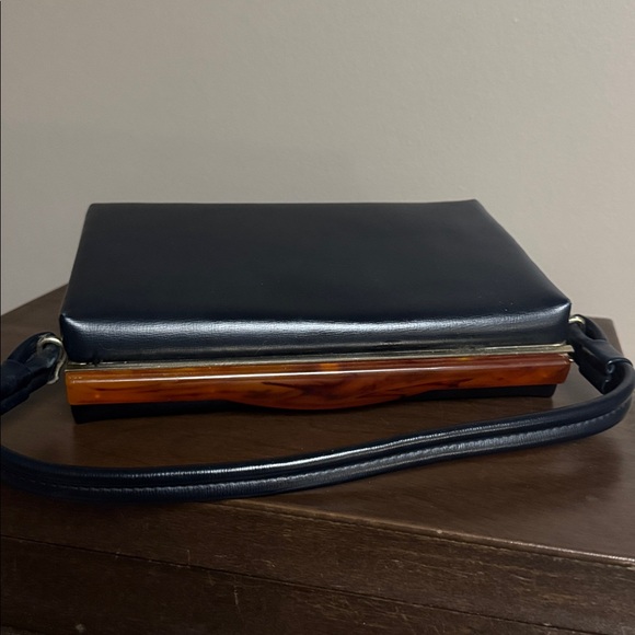 1950s Navy Leather Box Purse with Tortes Bakelite Clasp - Picture 8 of 12